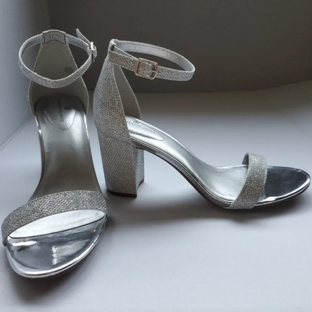 Bandolino Armory Silver Glitter Block Heels Ankle Strap Sandals Wedding Prom 8.5